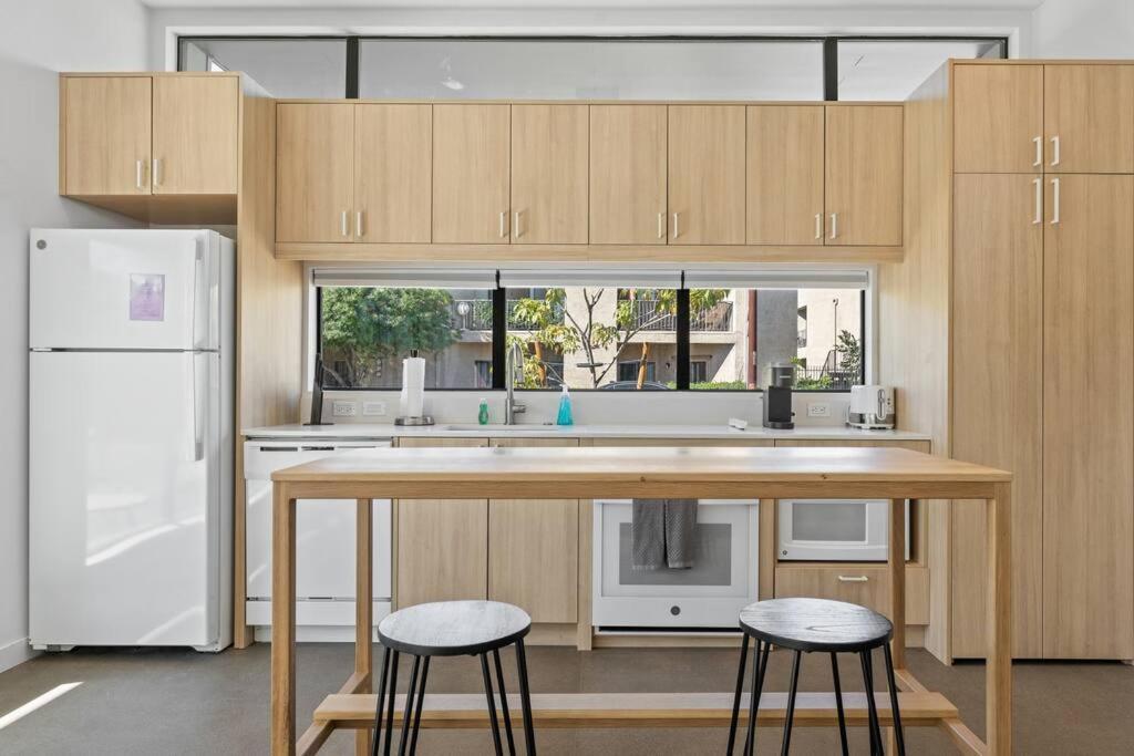 Modern 1-bedroom - 80 Walkscore! * Phoenix